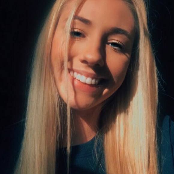 Meet your Posher, Rebekkah - Picture 1 of 1